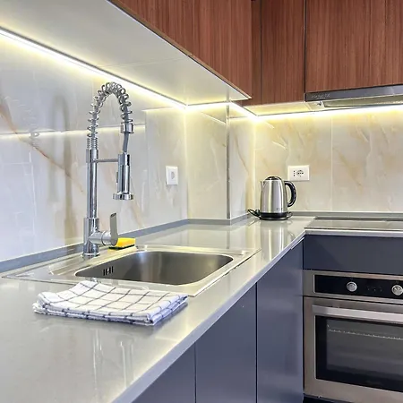 Magnificent 733 Apartment