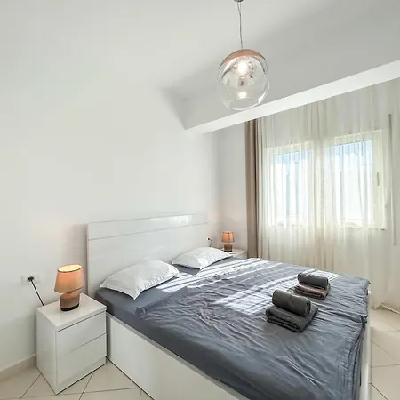 Magnificent 733 * Durres