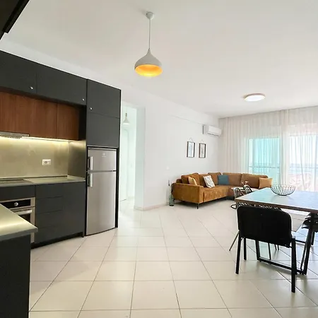 Magnificent 733 Apartment