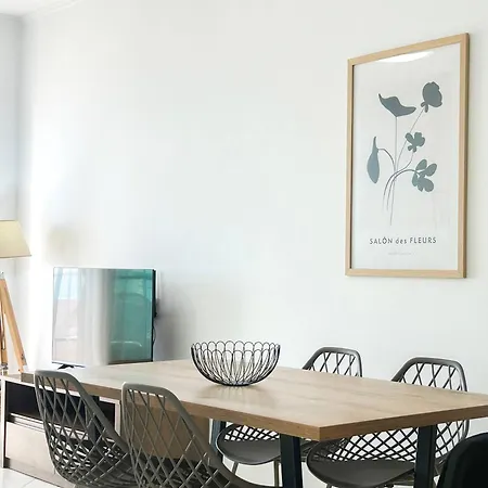 Magnificent 733 Apartment *