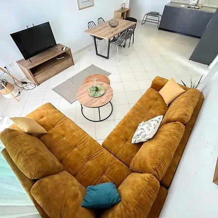 Magnificent 733 Apartment